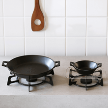 Load image into Gallery viewer, Meister Hand Dish & Baker Handle Plate - 마이스터 핸드 디쉬 앤 베이커 손잡이 접시