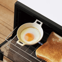 Load image into Gallery viewer, Meister Hand Dish & Baker Handle Plate - 마이스터 핸드 디쉬 앤 베이커 손잡이 접시