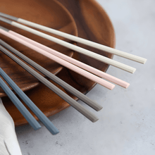 Load image into Gallery viewer, Dalkom Spoon, Chopstick & Rest Set - 달콤 수저와 수저받침 세트