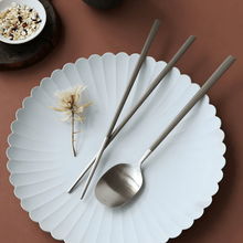 Load image into Gallery viewer, Dalkom Spoon, Chopstick & Rest Set - 달콤 수저와 수저받침 세트