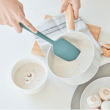 Load image into Gallery viewer, Sillymann Platinum Silicone Harmony PLUS Spatula - 실리만 프리미엄 실리콘 주걱 (플러스 사이즈)