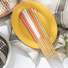 Load image into Gallery viewer, Mikaku Octagon Chopsticks / Chopstick Rest - 미카쿠 칼라 젓가락 / 젓가락 받침 세트