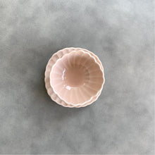 Load image into Gallery viewer, Hasami Ware Blossom Mini Bowl / Plate Set - 하사미 칼라 소찬기 / 접시 세트