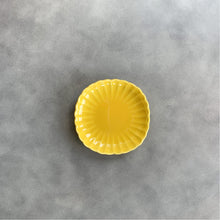 Load image into Gallery viewer, Hasami Ware Blossom Mini Bowl / Plate Set - 하사미 칼라 소찬기 / 접시 세트