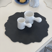 Load image into Gallery viewer, Le’enmi Wave Double-Sided Leather Tray - 르엔미 양면 방수 물결 가죽 트레이