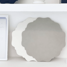 Load image into Gallery viewer, Le’enmi Wave Double-Sided Leather Tray - 르엔미 양면 방수 물결 가죽 트레이