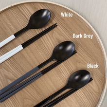 Load image into Gallery viewer, Kimsunghun Ceramics Spoon/Chopsticks - 김성훈 도자기 옻칠 나무 수저
