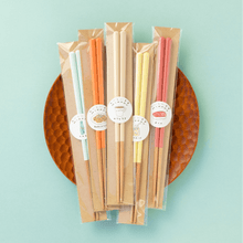 Load image into Gallery viewer, Mikaku Octagon Chopsticks / Chopstick Rest - 미카쿠 칼라 젓가락 / 젓가락 받침 세트
