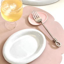 Load image into Gallery viewer, Le’enmi Flower Placemat - 르엔미 양면 방수 플라워 가죽테이블매트
