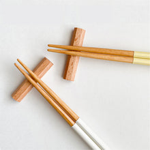 Load image into Gallery viewer, Mikaku Octagon Chopsticks / Chopstick Rest - 미카쿠 칼라 젓가락 / 젓가락 받침 세트
