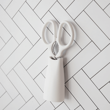 Load image into Gallery viewer, Shimomura Small Scissors - 시모무라 작은 부엌 가위
